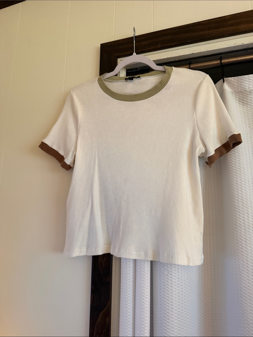Ribbed Short Sleeve Tee with Contrast Trim - Cream with Olive & Brown